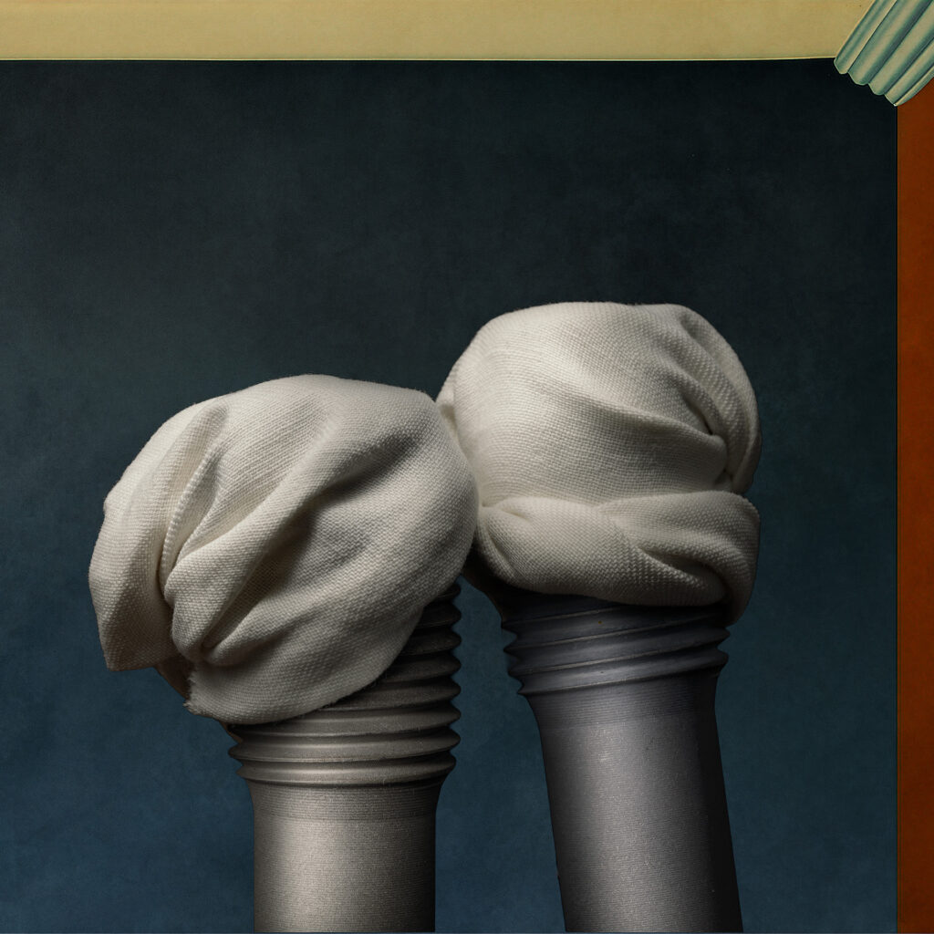 Reinterpretación de Los Amantes de Magritte con dos tornillos envueltos en tela blanca sobre fondo oscuro